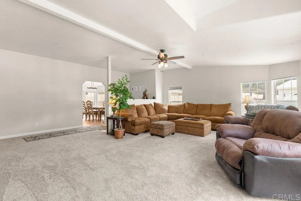 https://cdn.realtyfeed.com/cdn/127/306777555/9dfefe654cbe842be0f055ccadc62a1d.webp