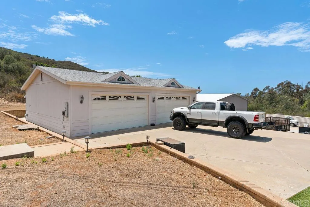 https://cdn.realtyfeed.com/cdn/127/306777555/b14508cc65e7f0399df12d064bfb1c47.webp