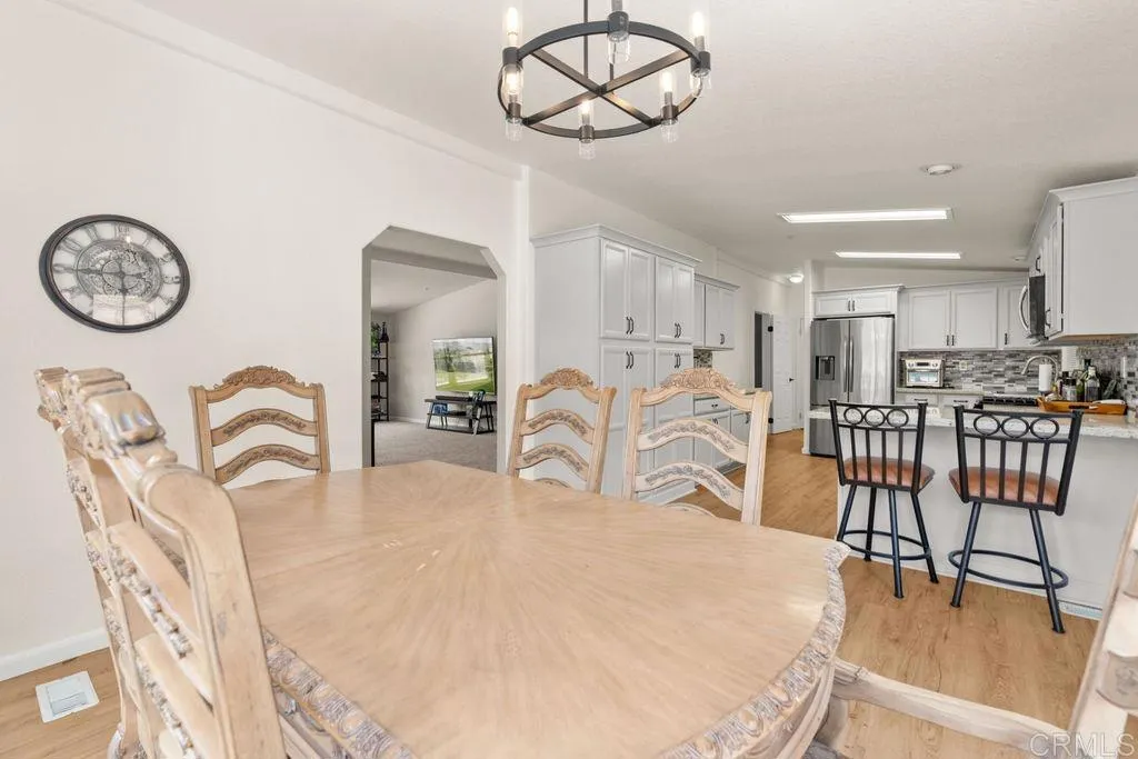 https://cdn.realtyfeed.com/cdn/127/306777555/c9bad68486c55f06c000400e6081c4fd.webp