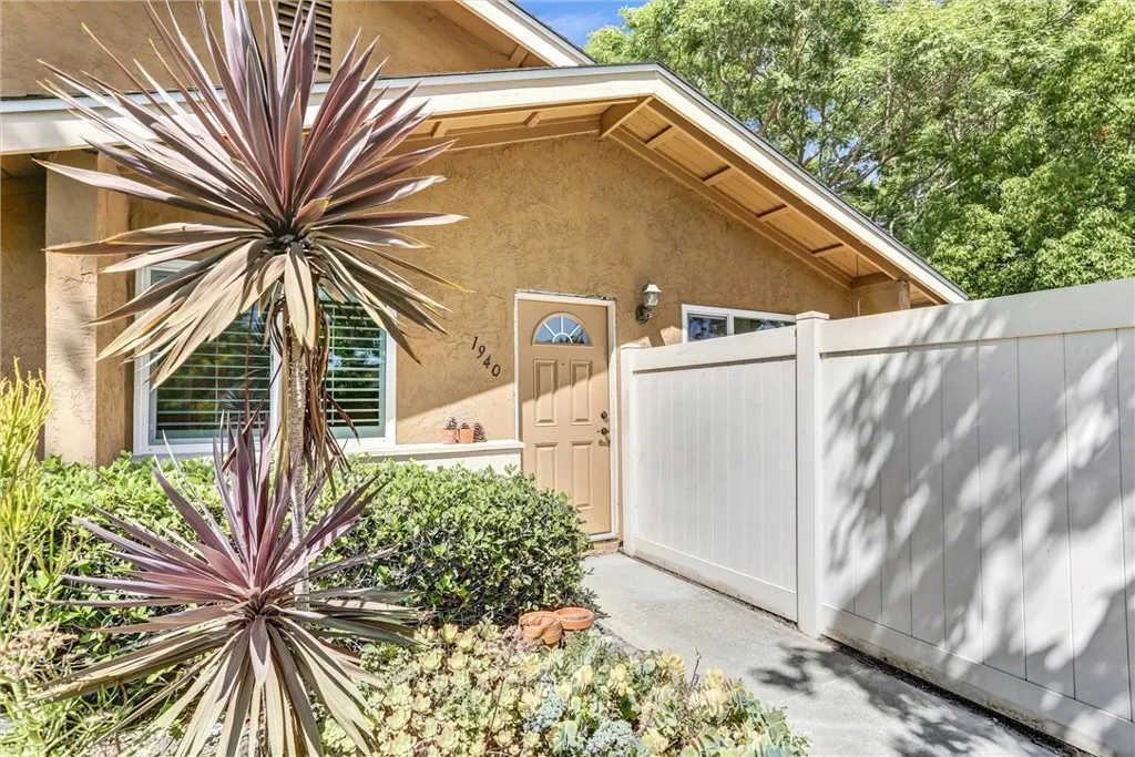 https://cdn.realtyfeed.com/cdn/127/306777559/c99ae1d33196df2204552a0c41cd6983.webp
