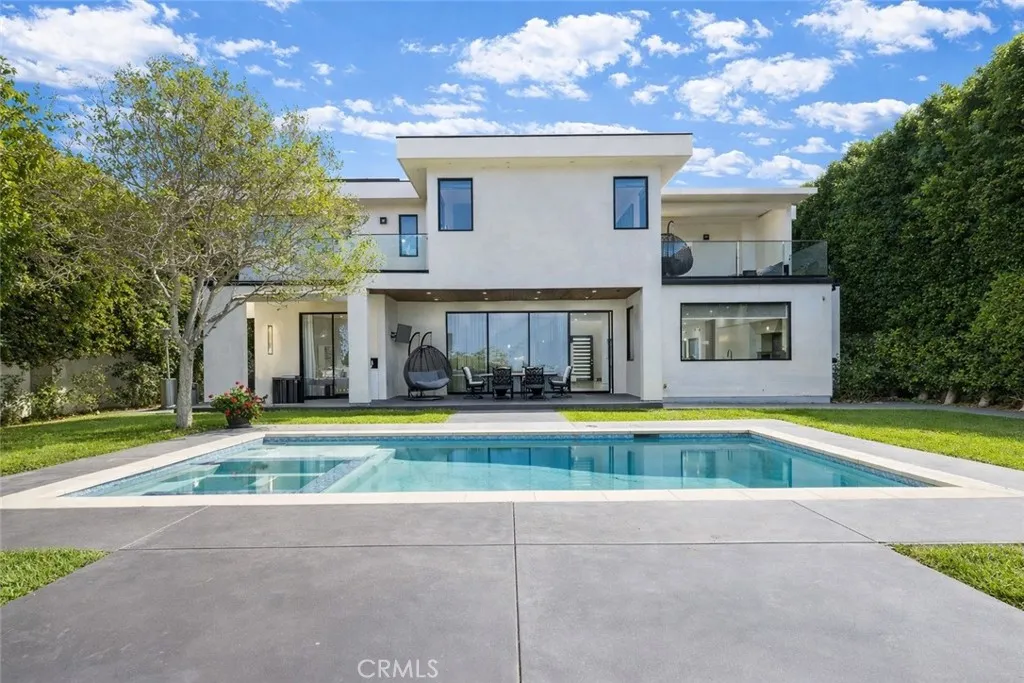 Sherman Oaks, CA 91423