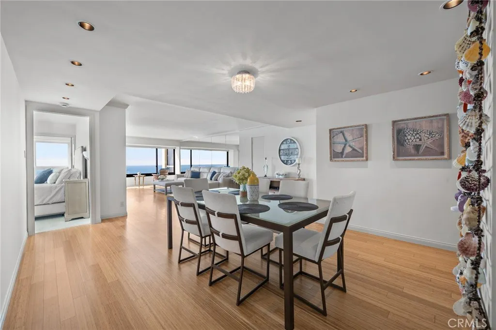https://cdn.realtyfeed.com/cdn/127/306777654/231689ef9eb9d3e9aaa2bbdb2859d994.webp