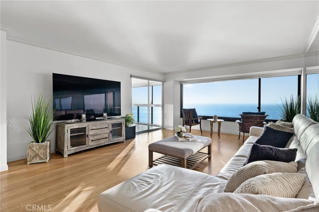 https://cdn.realtyfeed.com/cdn/127/306777654/348e4674dc9d4e69ef36f137c888977d.webp