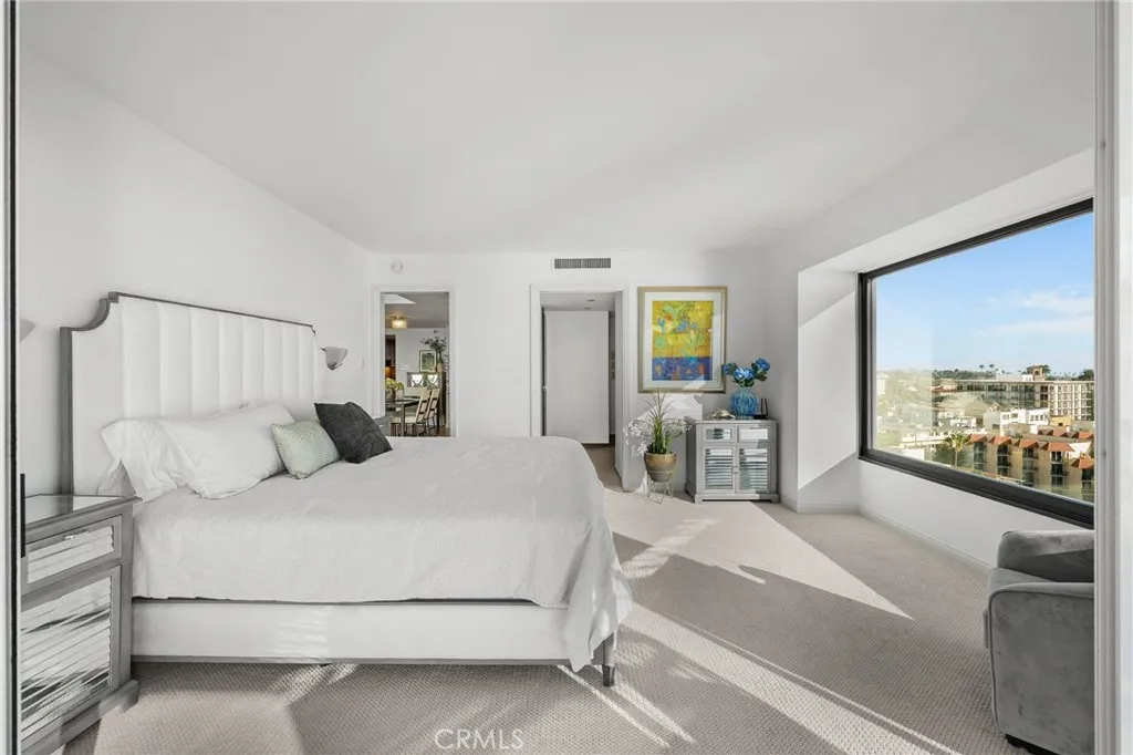 https://cdn.realtyfeed.com/cdn/127/306777654/a0de872f490a7226342ee940fb49b187.webp