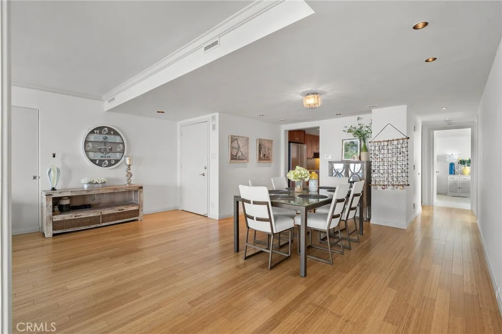 https://cdn.realtyfeed.com/cdn/127/306777654/ed90ae7e58eb40fb8ab8de6dd2fc9568.webp