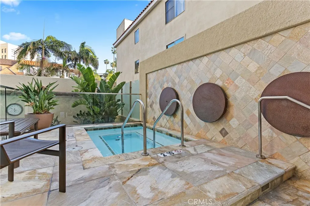 https://cdn.realtyfeed.com/cdn/127/306777654/f87bfdf02172e9ff2267e8ef3e77968f.webp