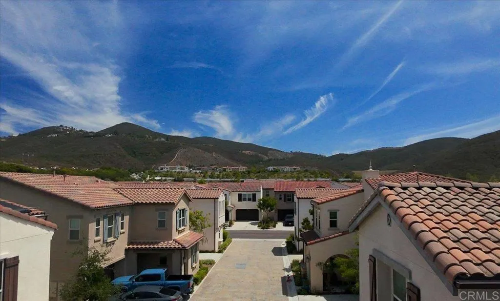 https://cdn.realtyfeed.com/cdn/127/306777689/0f569eaa7259bca98ca2d8a0371f5446.webp