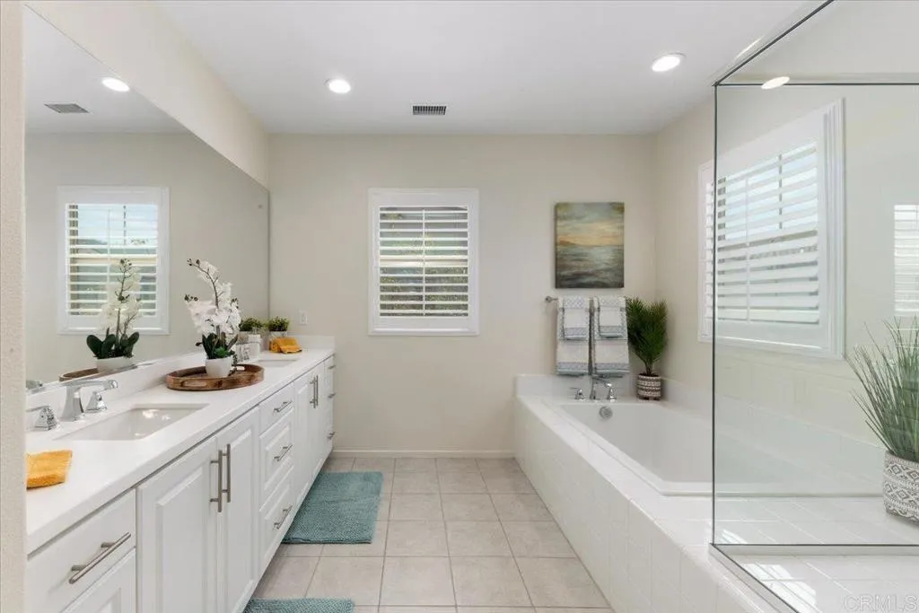 https://cdn.realtyfeed.com/cdn/127/306777689/543bb87552abf326d1765246ebfe372f.webp