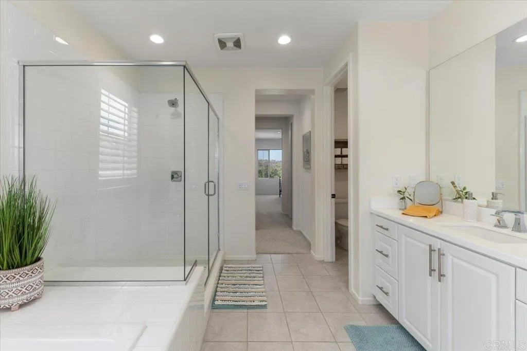 https://cdn.realtyfeed.com/cdn/127/306777689/82fcdc8c8453ae221945ec504a3f3153.webp