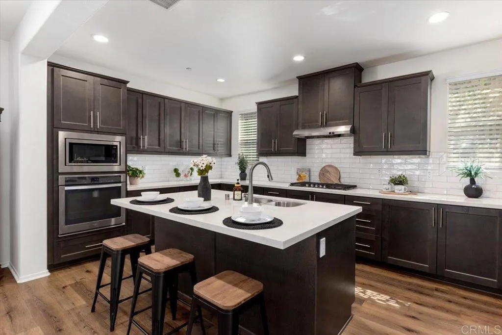 https://cdn.realtyfeed.com/cdn/127/306777689/c4e62806085a6256c57addade96f7830.webp