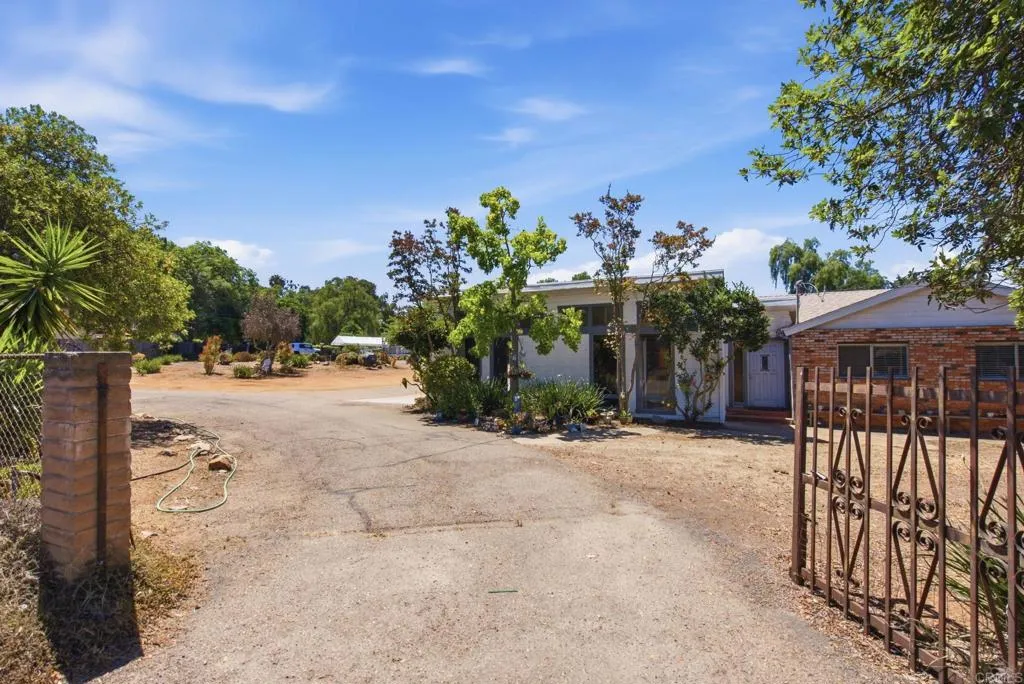 https://cdn.realtyfeed.com/cdn/127/306777745/3033d3e7e1e6167d389df598013e31d1.webp