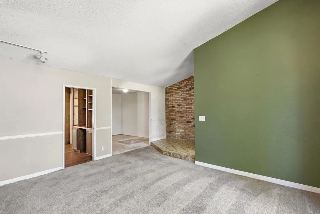 https://cdn.realtyfeed.com/cdn/127/306777745/67dae232a1eb4dd91418f7cf0e22462e.webp