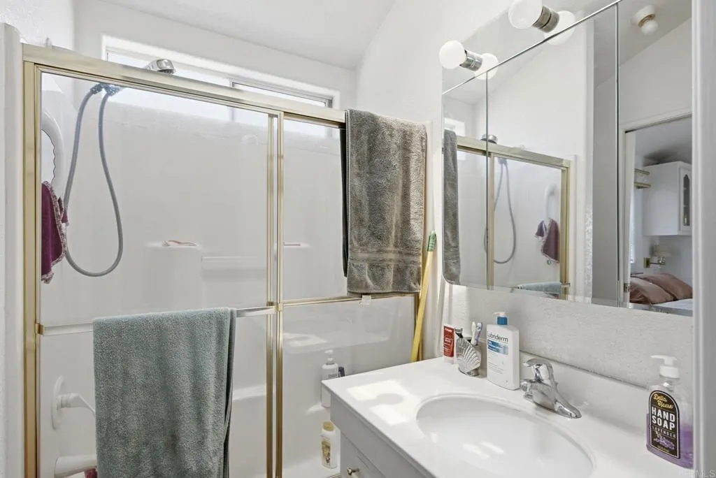 https://cdn.realtyfeed.com/cdn/127/306777745/9a4e1e124dd48b71e65d0f5560a19808.webp