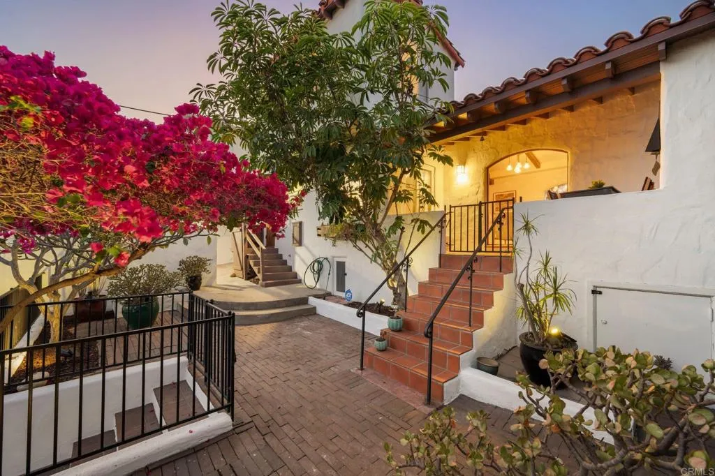 https://cdn.realtyfeed.com/cdn/127/306777842/0ca8ff43e05768527ff9d6d12a121450.webp