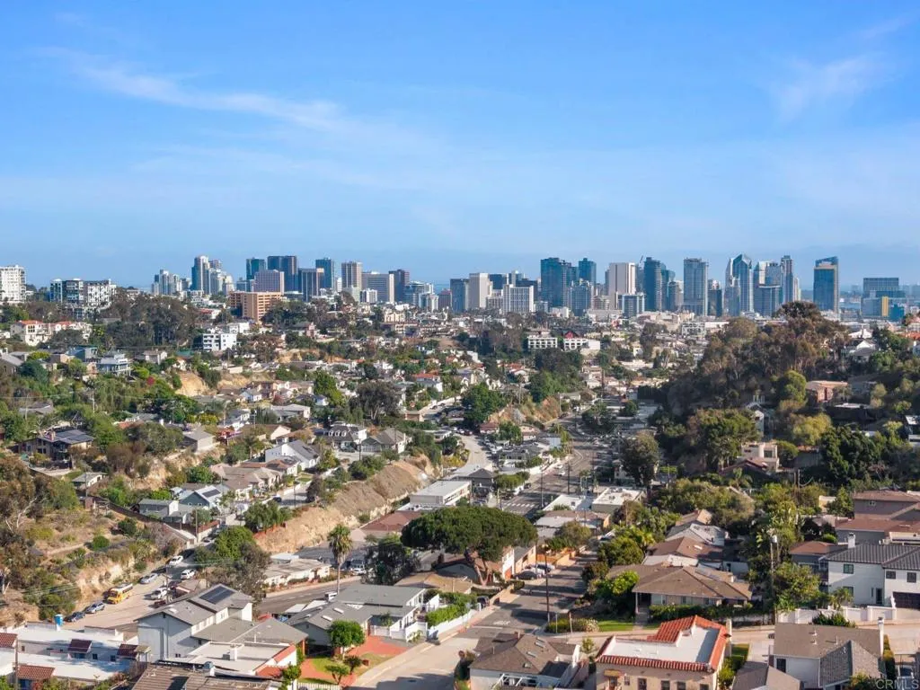 https://cdn.realtyfeed.com/cdn/127/306777842/41397325224596a7ae048960ac244a46.webp