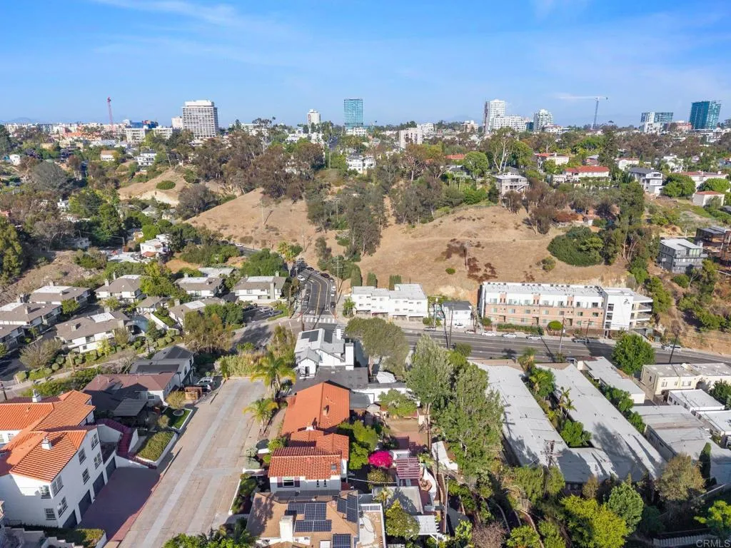 https://cdn.realtyfeed.com/cdn/127/306777842/5b8fb44b9a76ba62daaf760a2990d3f2.webp