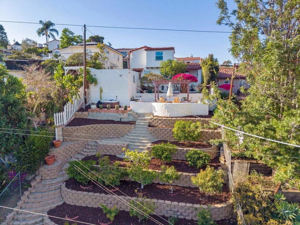 https://cdn.realtyfeed.com/cdn/127/306777842/98ed1b39b457e81b22bec7bd70f47a66.webp
