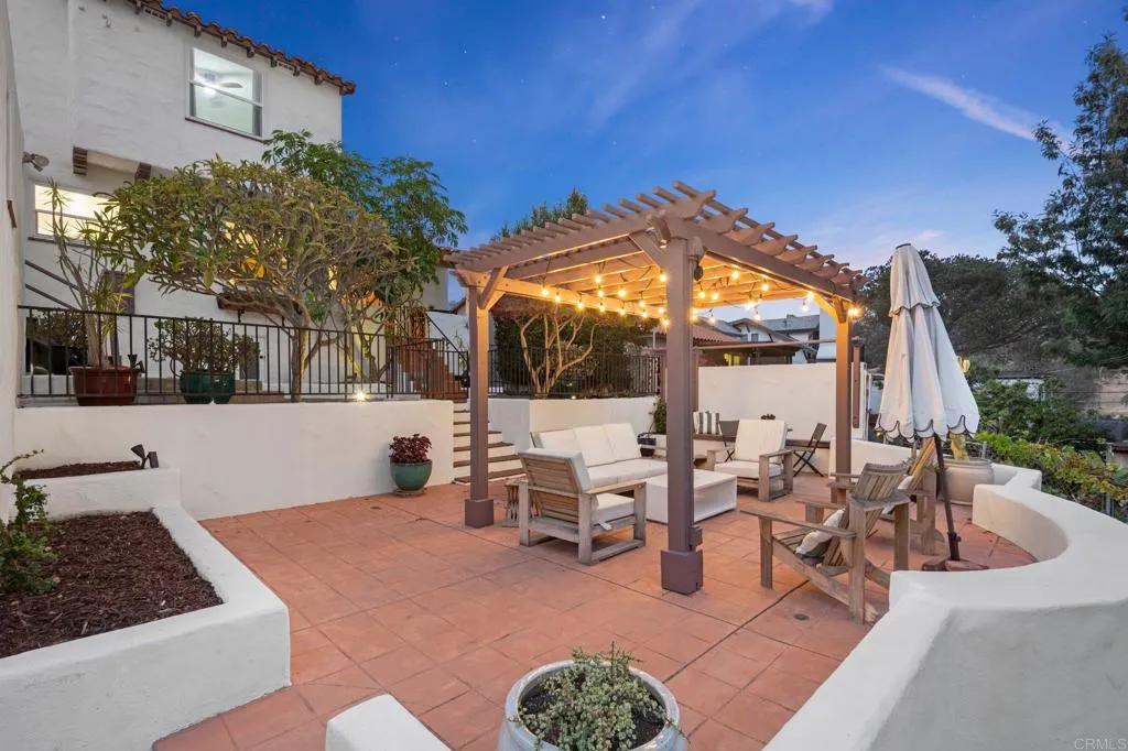https://cdn.realtyfeed.com/cdn/127/306777842/b3fbf48b1361544a35ec1109e11ce816.webp
