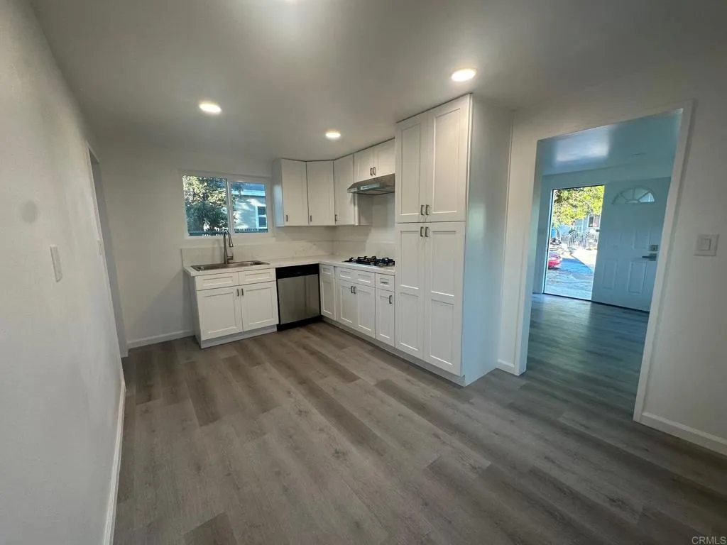 742 Morrison Street, San Diego, CA 92102 - Photo 5 of 21, San Diego, CA