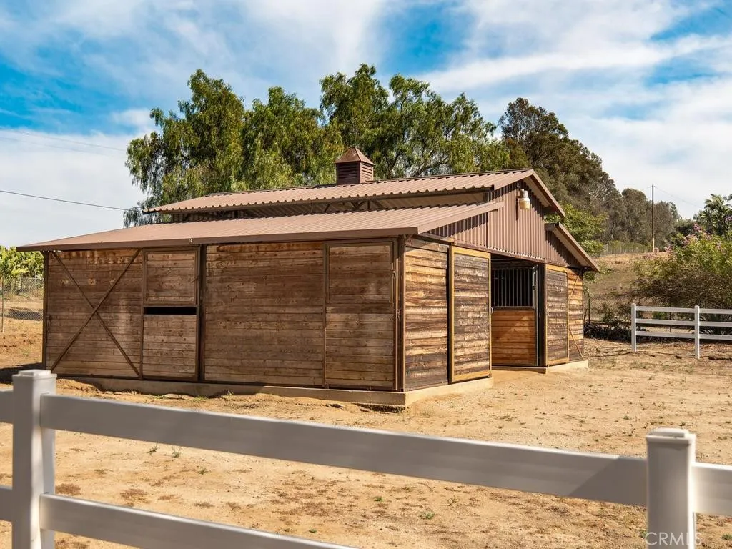 https://cdn.realtyfeed.com/cdn/127/306778010/81a1da35f9a1b9be930ac8e7041ffacb.webp