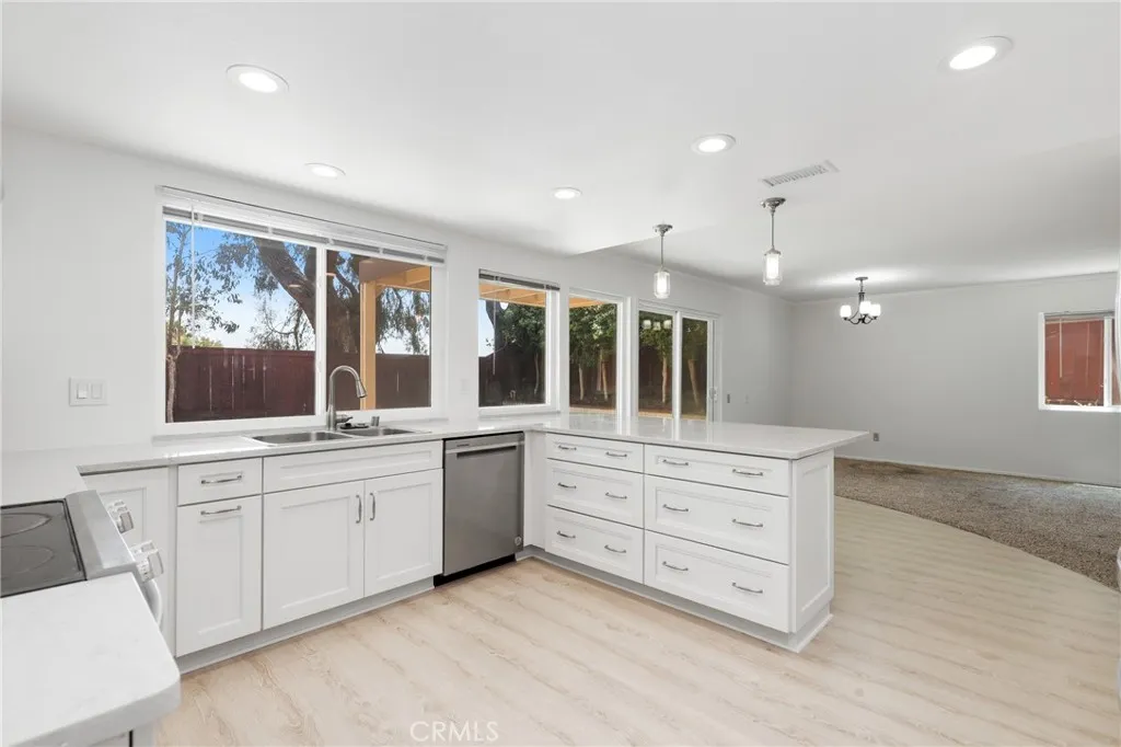 https://cdn.realtyfeed.com/cdn/127/306778054/0cd94b1315c0bf23e8a1d68b4f348ad6.webp