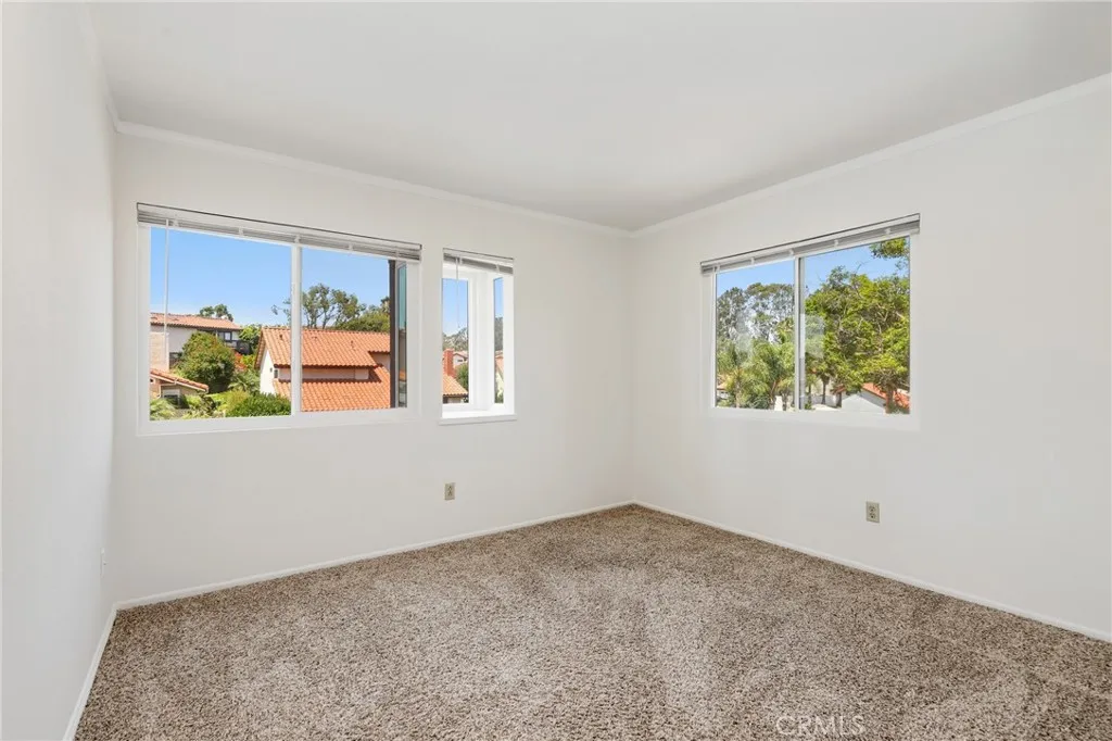 https://cdn.realtyfeed.com/cdn/127/306778054/655b4638d6ac8b5a1a751b6cf5683db4.webp