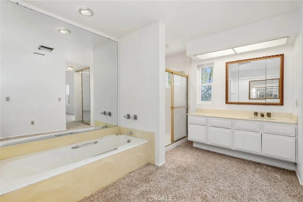 https://cdn.realtyfeed.com/cdn/127/306778054/96185a2d017f7503cbafdea87c0597d6.webp