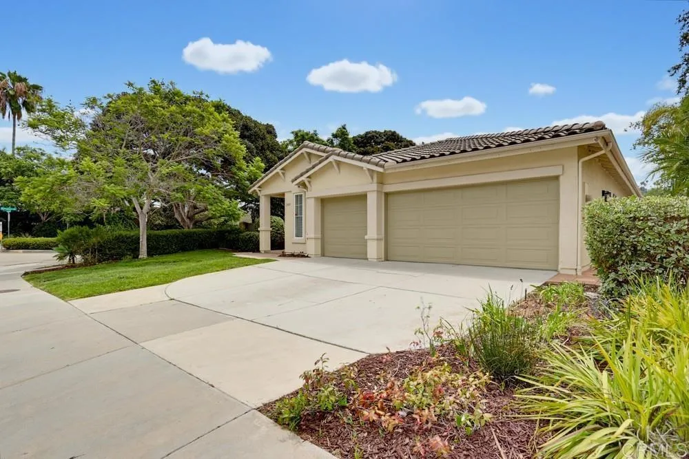2869 Rancho Rio Chico, Carlsbad, CA 92009 - Photo 2 of 33, Carlsbad, CA