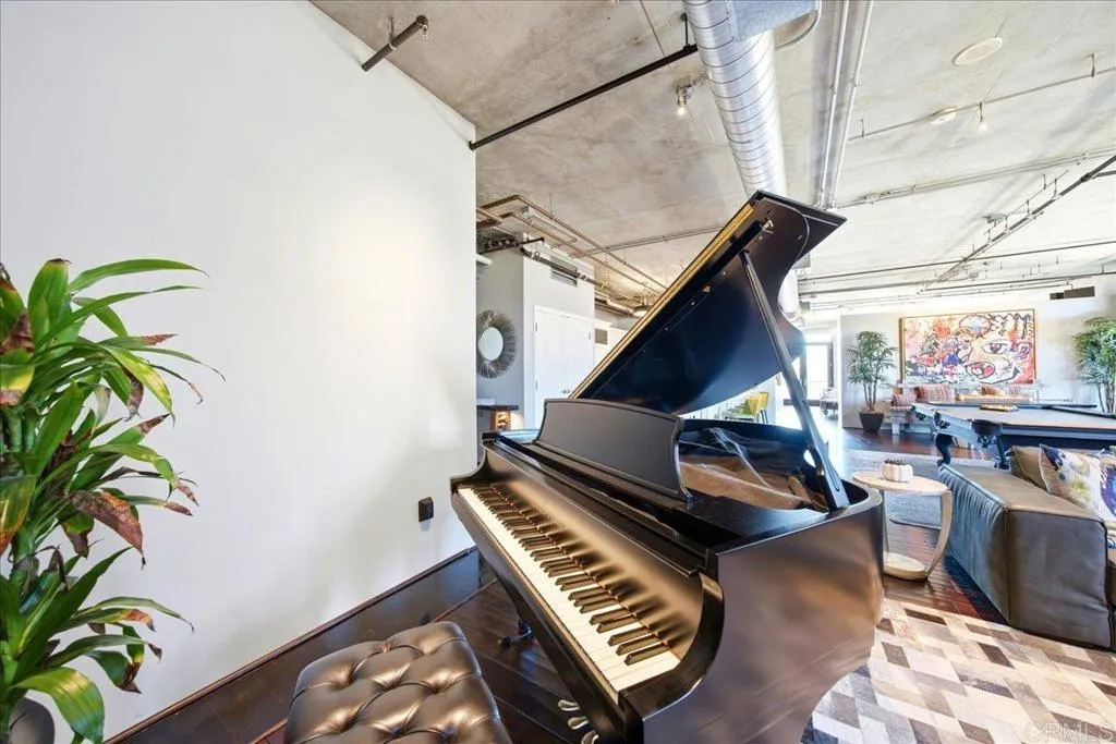 https://cdn.realtyfeed.com/cdn/127/306778132/2f1d0e4f832a3afe967546874f15936a.webp