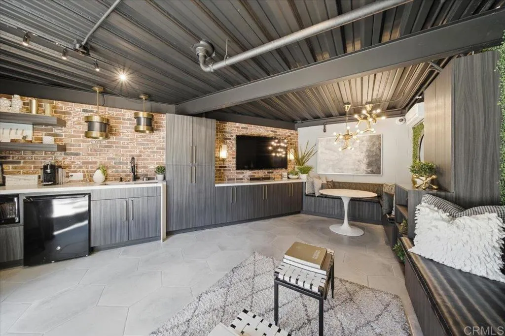 https://cdn.realtyfeed.com/cdn/127/306778132/836f98a68a17e61c989458f5488074ea.webp