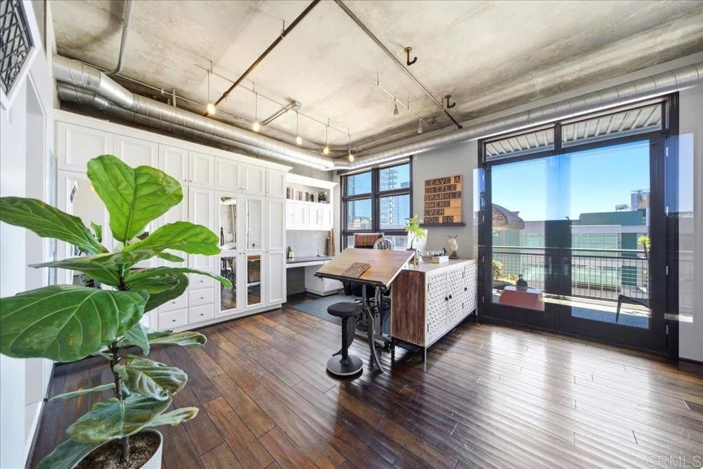 https://cdn.realtyfeed.com/cdn/127/306778132/867cd9b0728bd8cfbb2956601d0b4f3b.webp