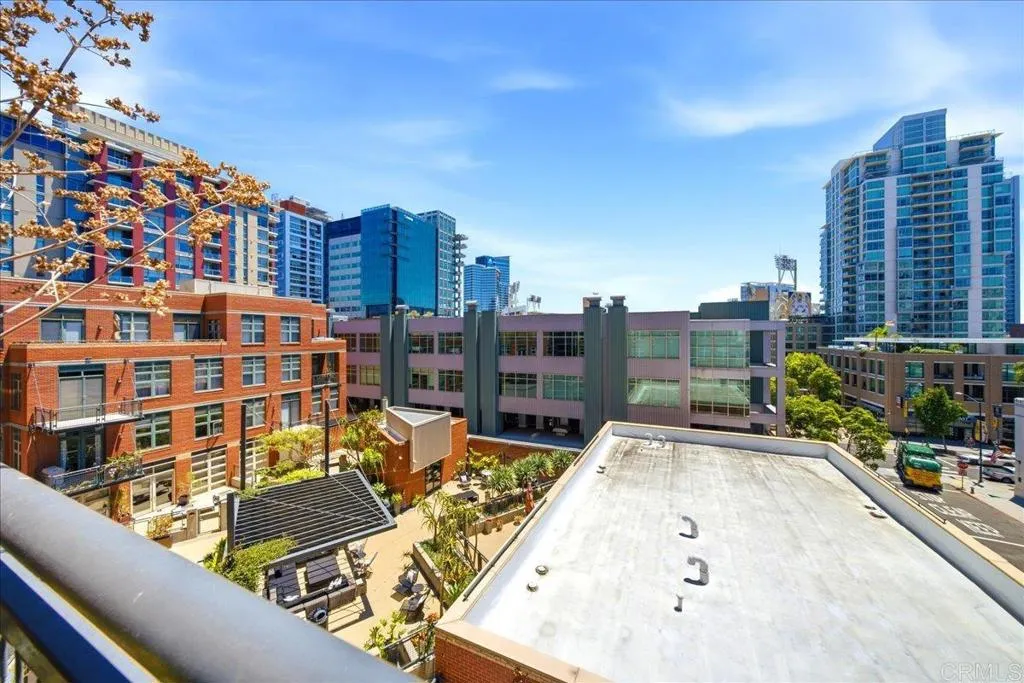 https://cdn.realtyfeed.com/cdn/127/306778132/94638682e8b085efeba7abf0b2a4d67c.webp