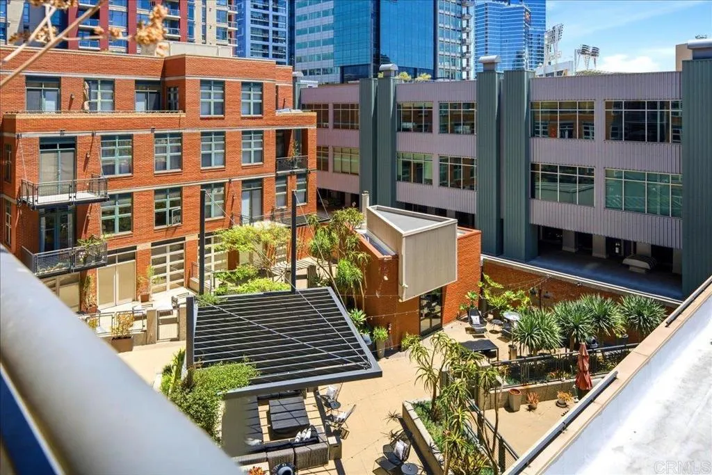 https://cdn.realtyfeed.com/cdn/127/306778132/b9b9af15024f63721946341fc149f09c.webp