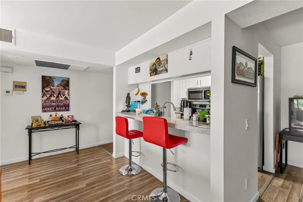Photo #6: SW26163703 Listing: Photo #6