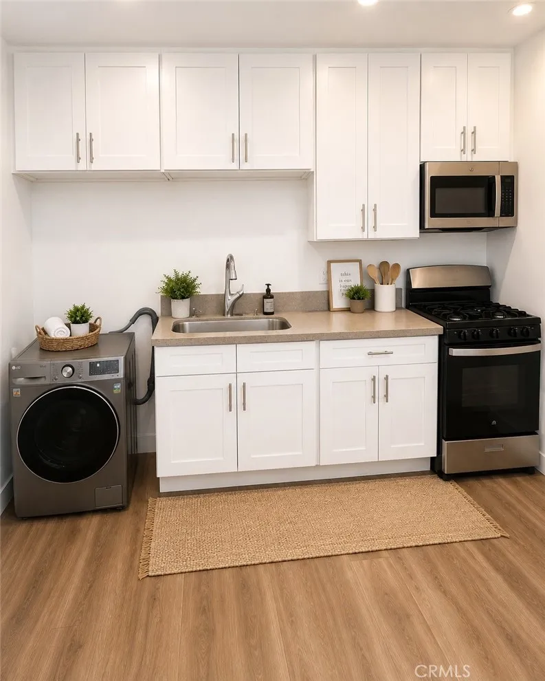 Woodland Hills, CA 91367