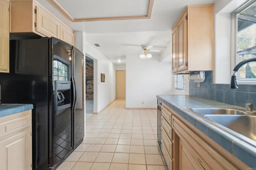 https://cdn.realtyfeed.com/cdn/127/306778230/b561038e4a9aa876841237b82765afb8.webp