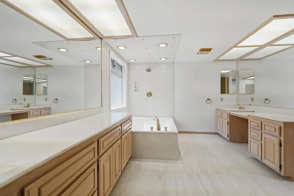 https://cdn.realtyfeed.com/cdn/127/306778230/e64d1f98d998b8b4c68e2c4776800f5c.webp