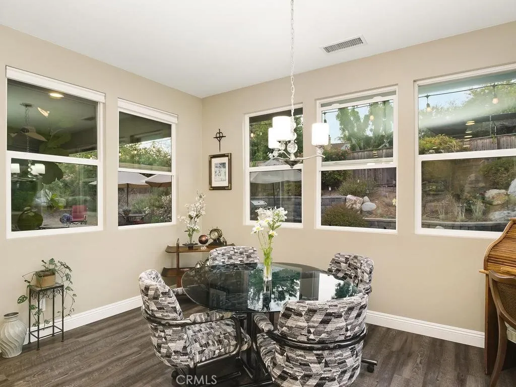 https://cdn.realtyfeed.com/cdn/127/306778321/752adc2bacb6fcecc70c185bd771dc67.webp