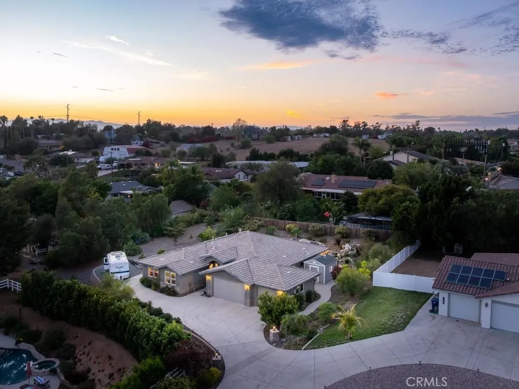 https://cdn.realtyfeed.com/cdn/127/306778321/bdd5e8ba70db11fb15519b4102e82903.webp
