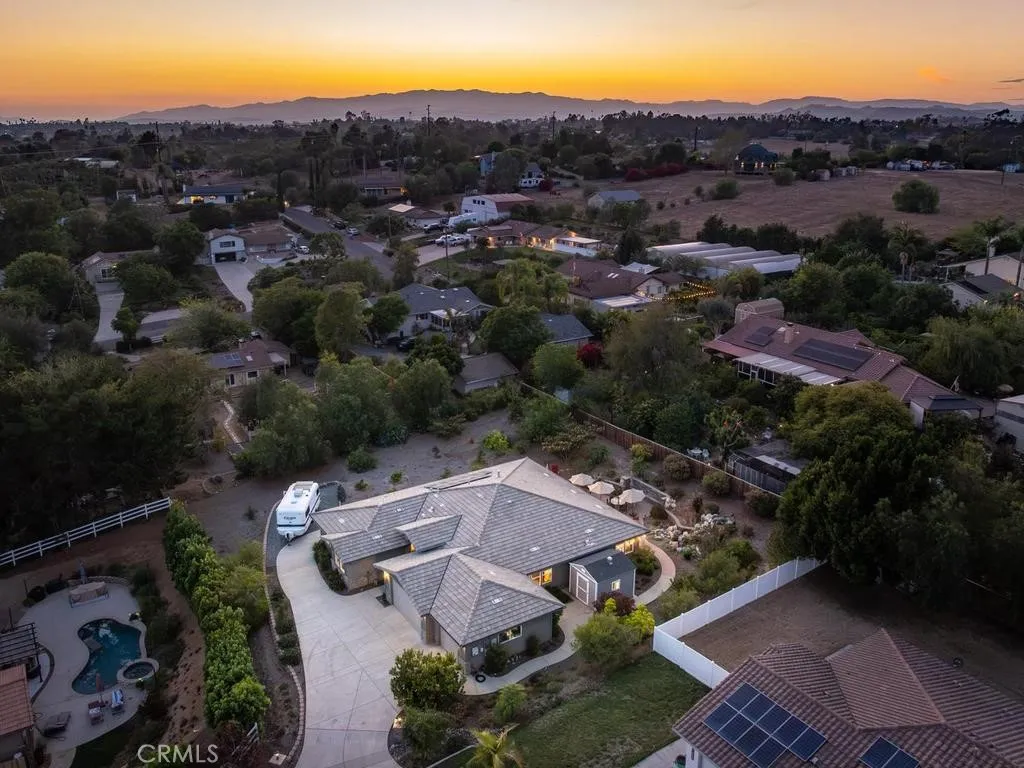https://cdn.realtyfeed.com/cdn/127/306778321/d28a998bfe19d14724dedad01cdcc243.webp