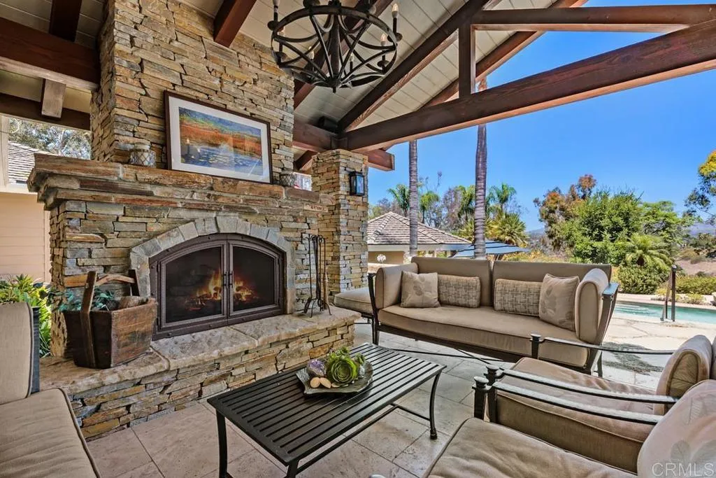 https://cdn.realtyfeed.com/cdn/127/306778477/9eeb9bbd7ee0737ebdea0b223b5d41b6.webp