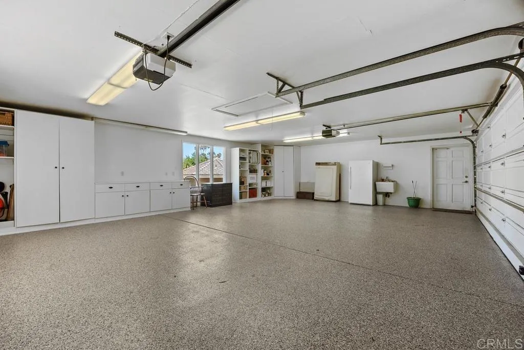 https://cdn.realtyfeed.com/cdn/127/306778477/e4a90191d3aa1433a26621a8d3438cf4.webp