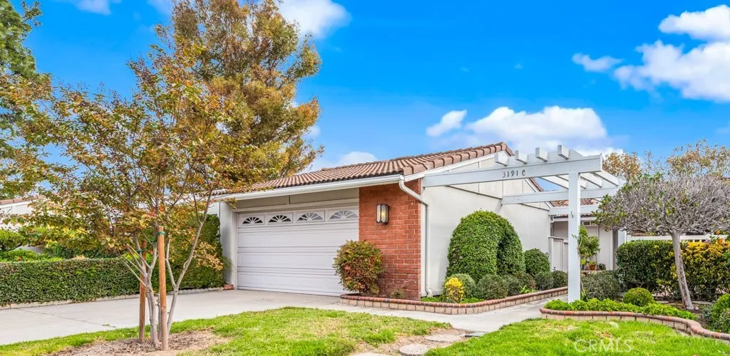 Laguna Woods, CA 92637