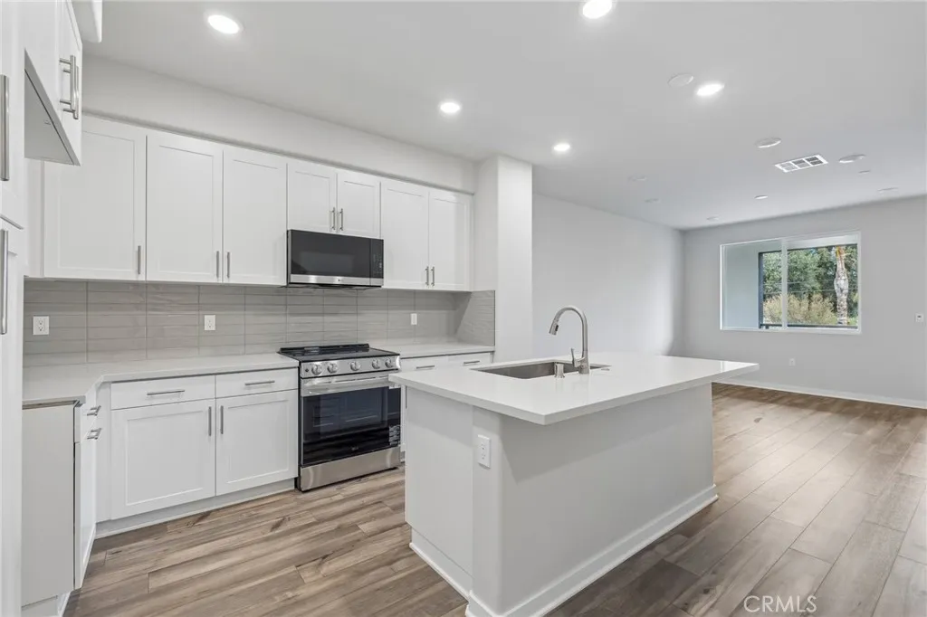 Riverside, CA 92503