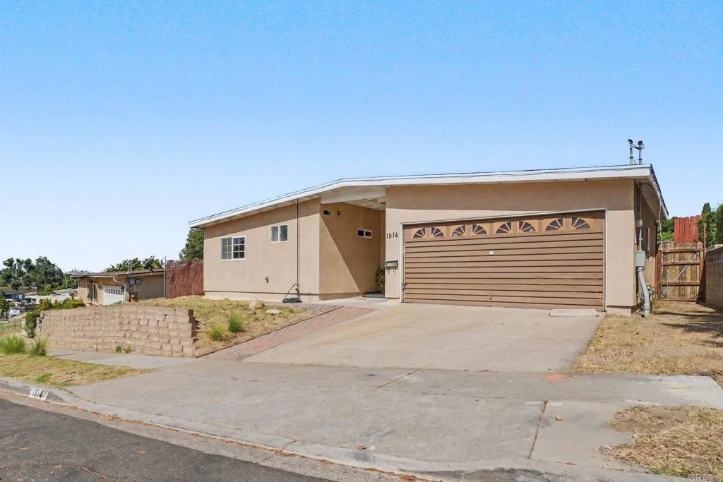 https://cdn.realtyfeed.com/cdn/127/306778729/375a439a385aef83fa982ae86883dfa4.webp