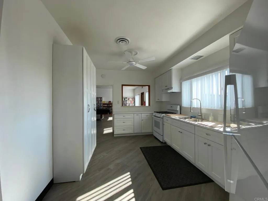 https://cdn.realtyfeed.com/cdn/127/306778738/9d67e9ea78b47796200e7d5abf2ab1d2.webp