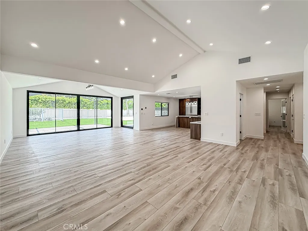 Woodland Hills, CA 91367
