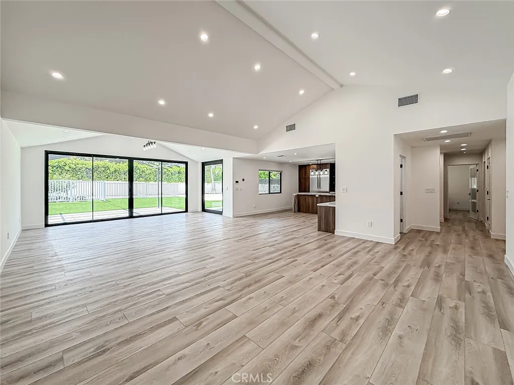 Woodland Hills, CA 91367