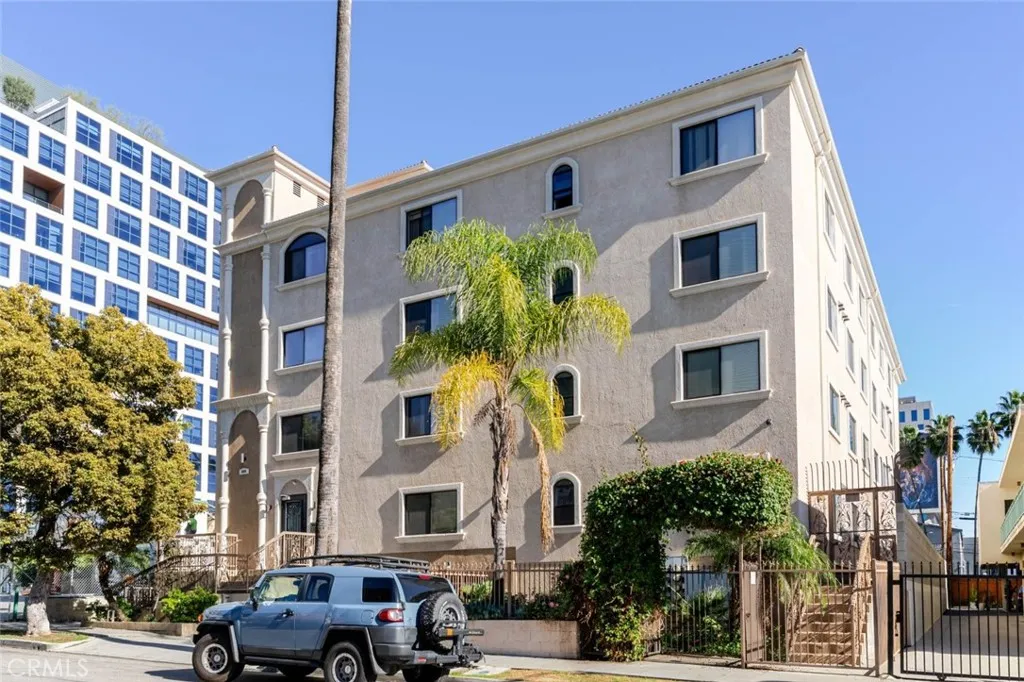 Los Angeles, CA 90028
