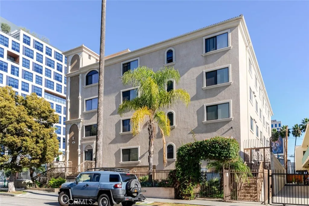 Los Angeles, CA 90028